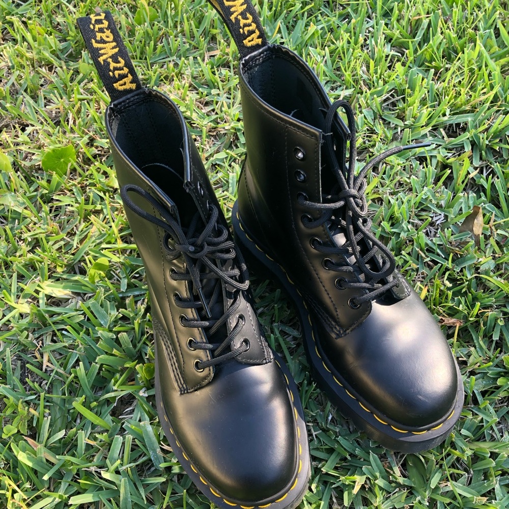 1460 WOMEN'S SMOOTH LEATHER LACE UP BOOTS